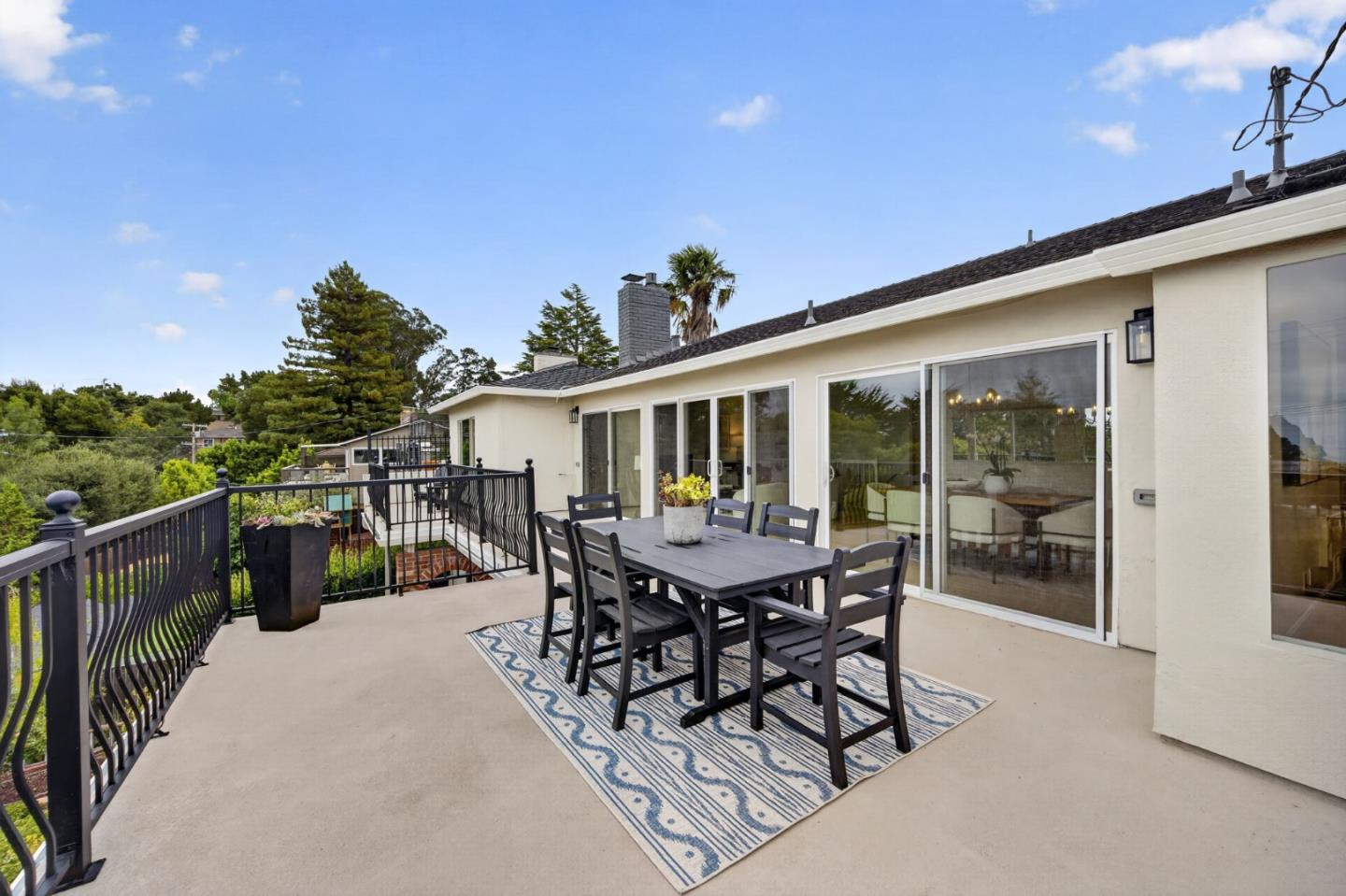 1516 Alturas DR
