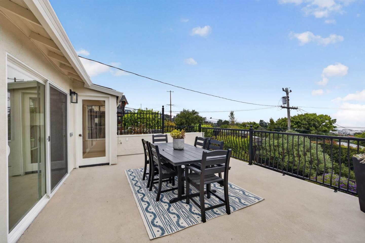 1516 Alturas DR