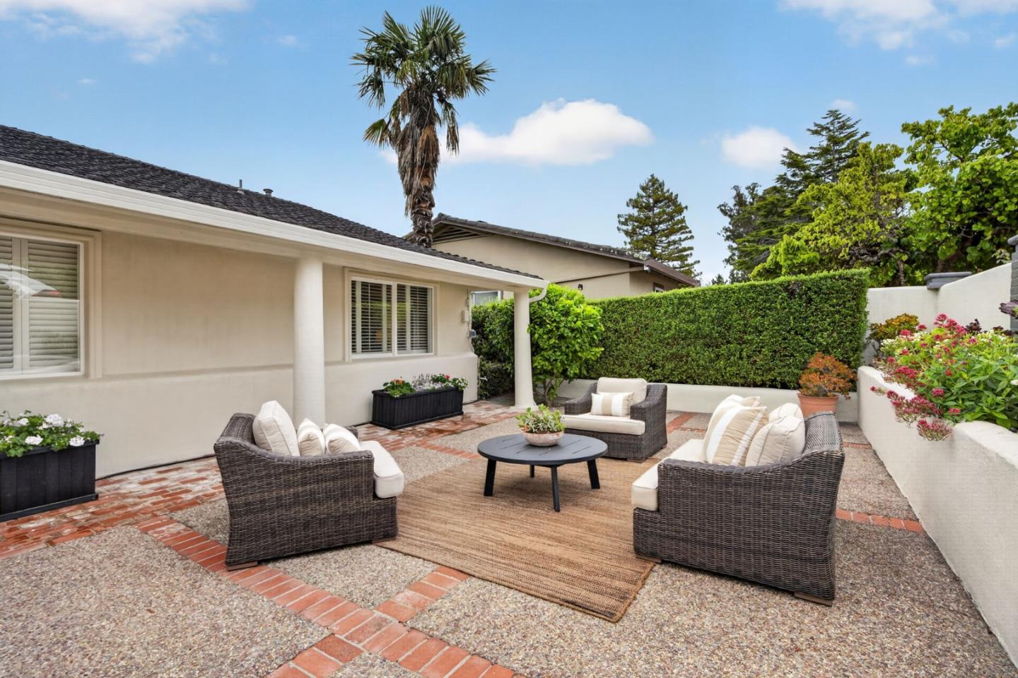 1516 Alturas DR