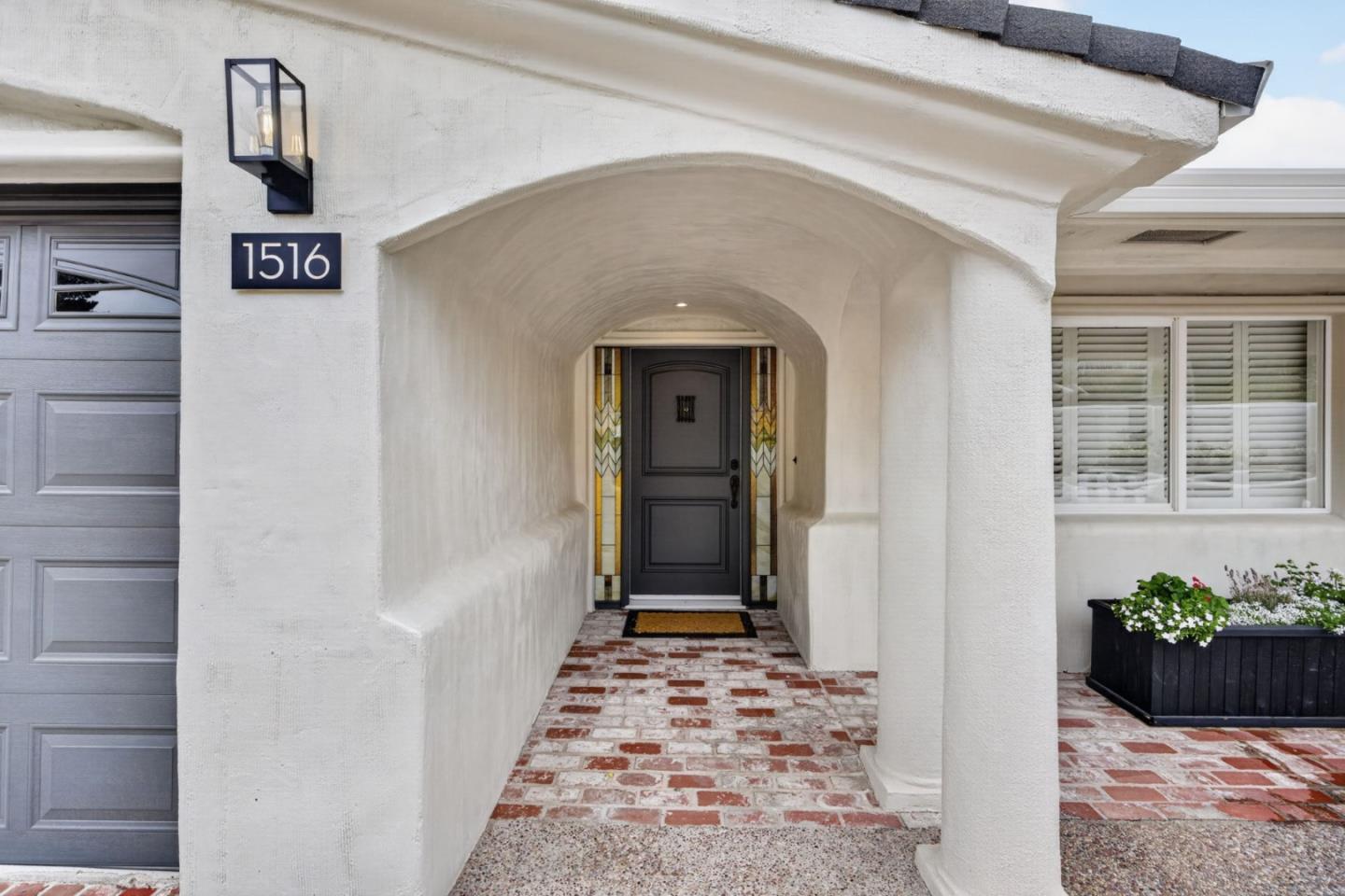 1516 Alturas DR