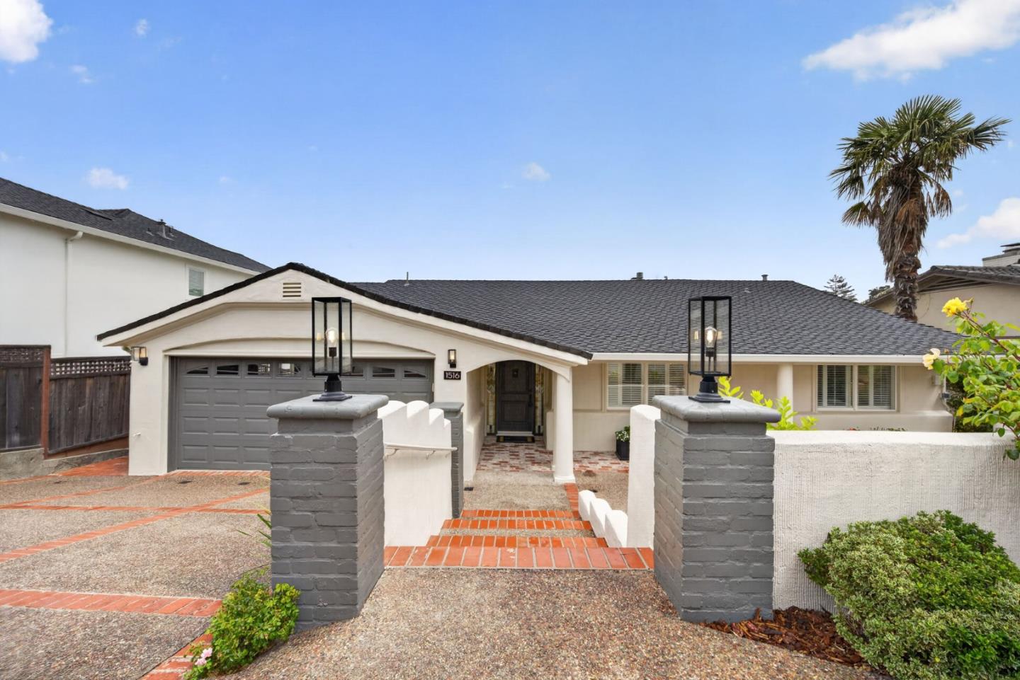1516 Alturas DR