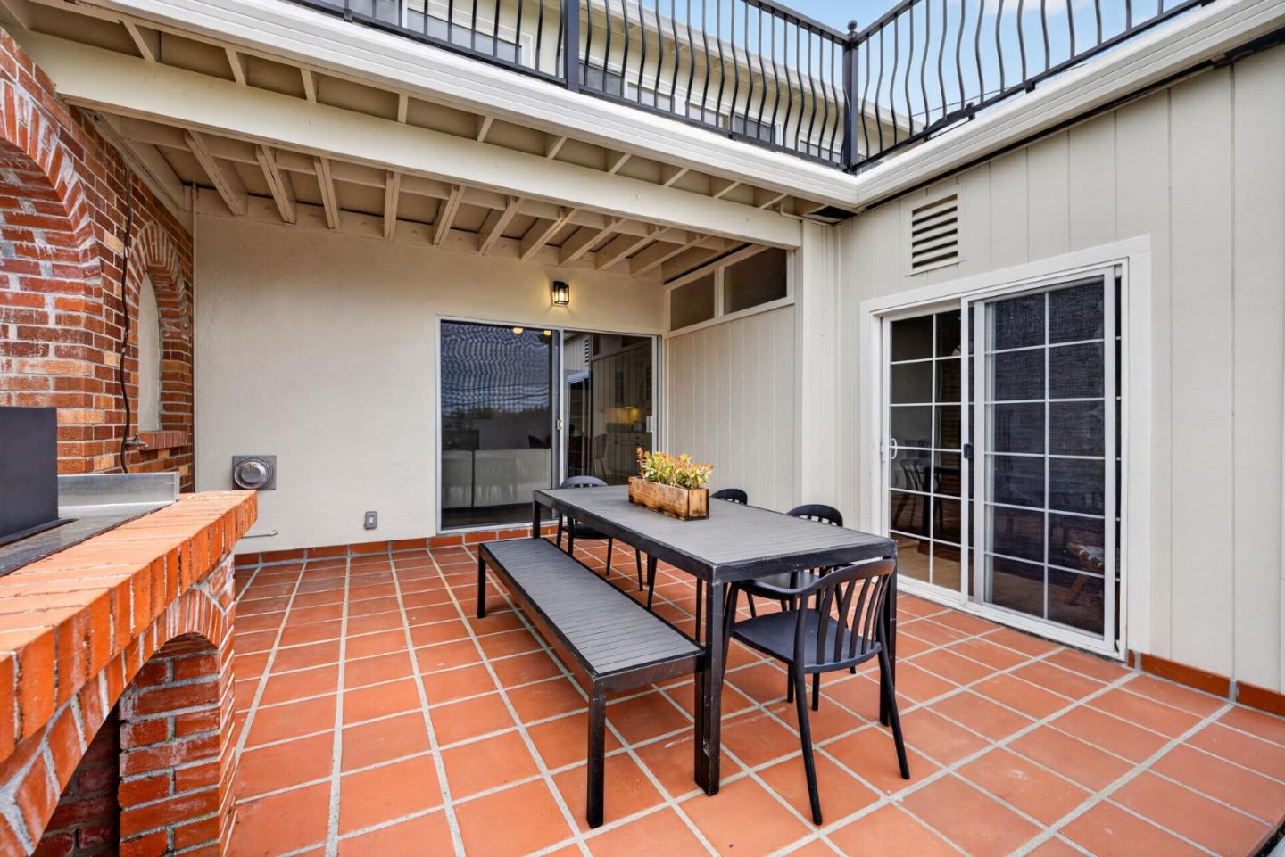 1516 Alturas DR