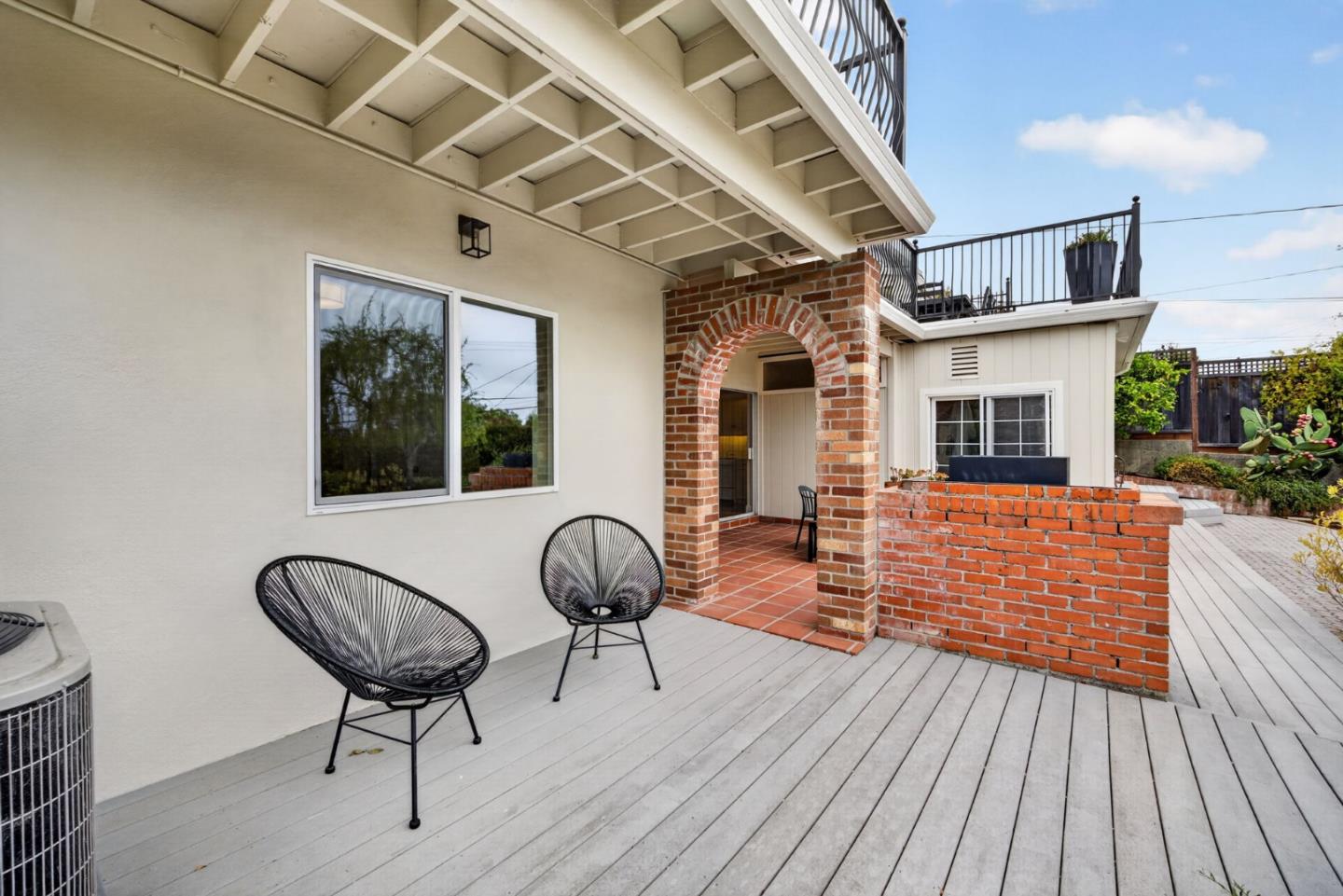 1516 Alturas DR