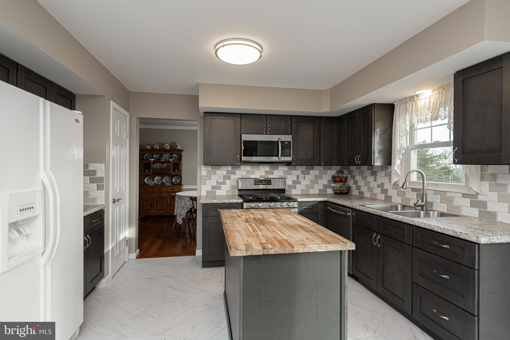 5 LONGVIEW DRIVE
