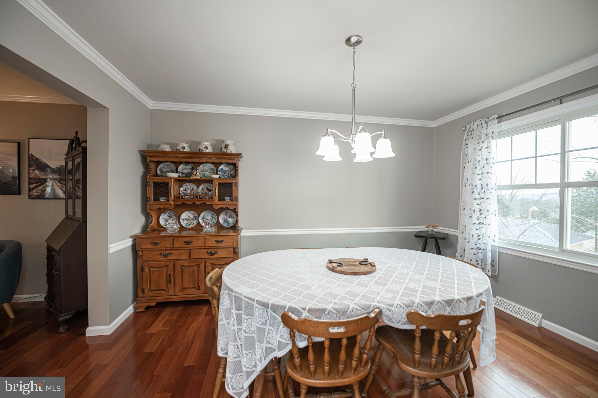 5 LONGVIEW DRIVE