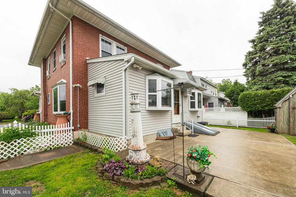116 N BROBST STREET