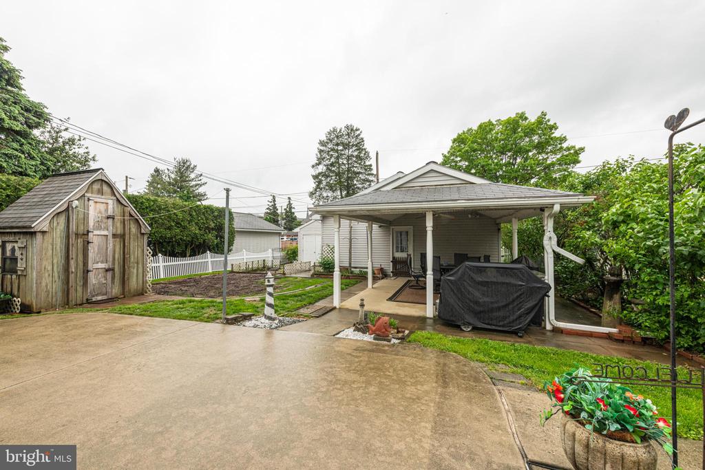 116 N BROBST STREET