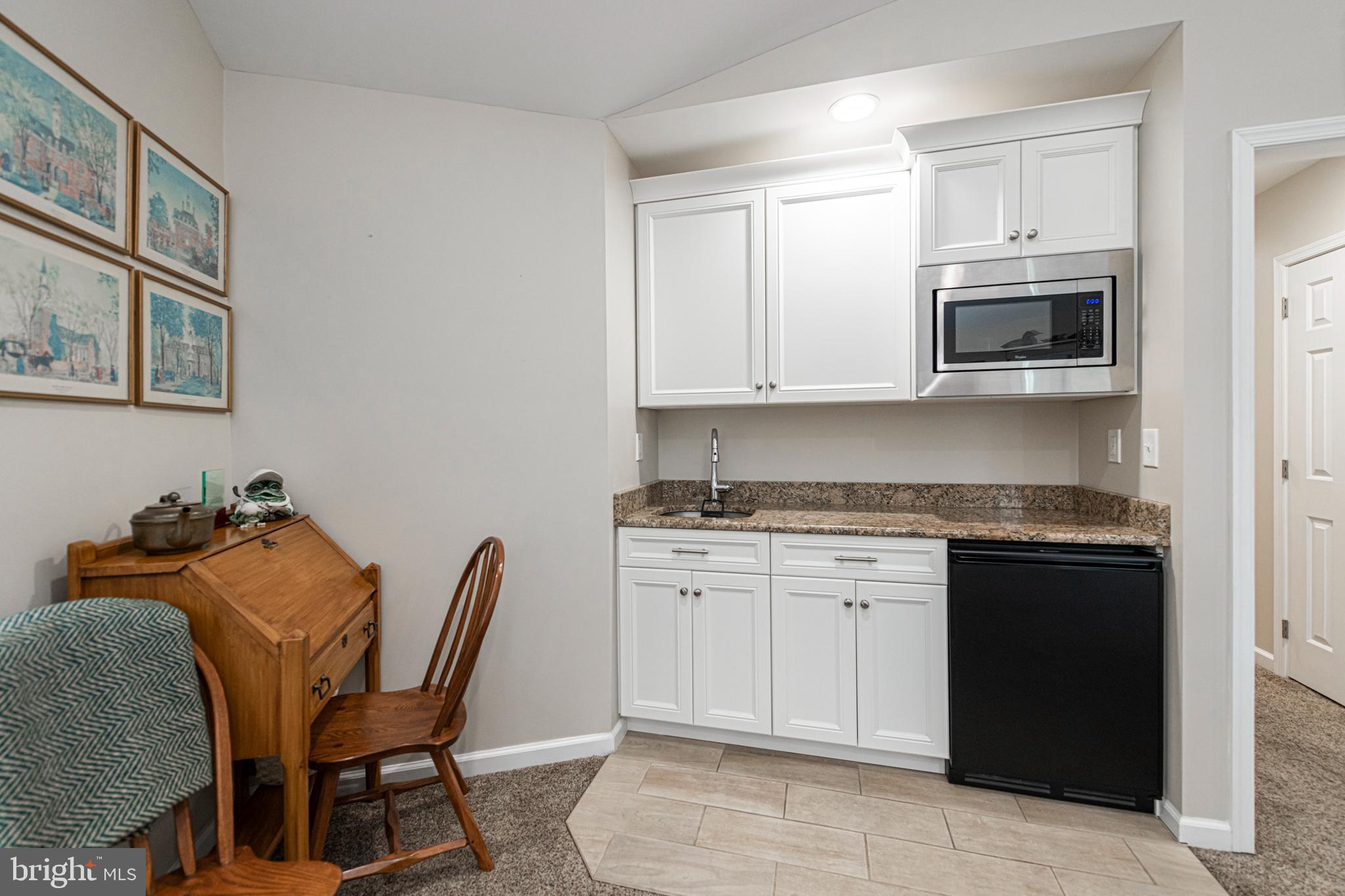 407 SAINT ANNS CIRCLE