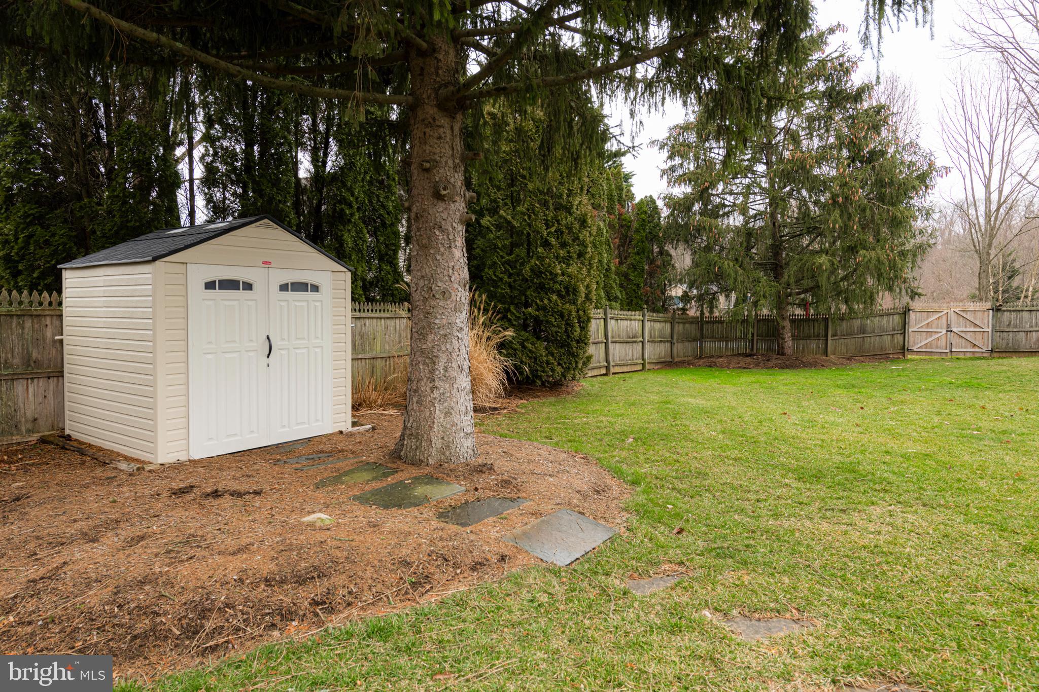 407 SAINT ANNS CIRCLE