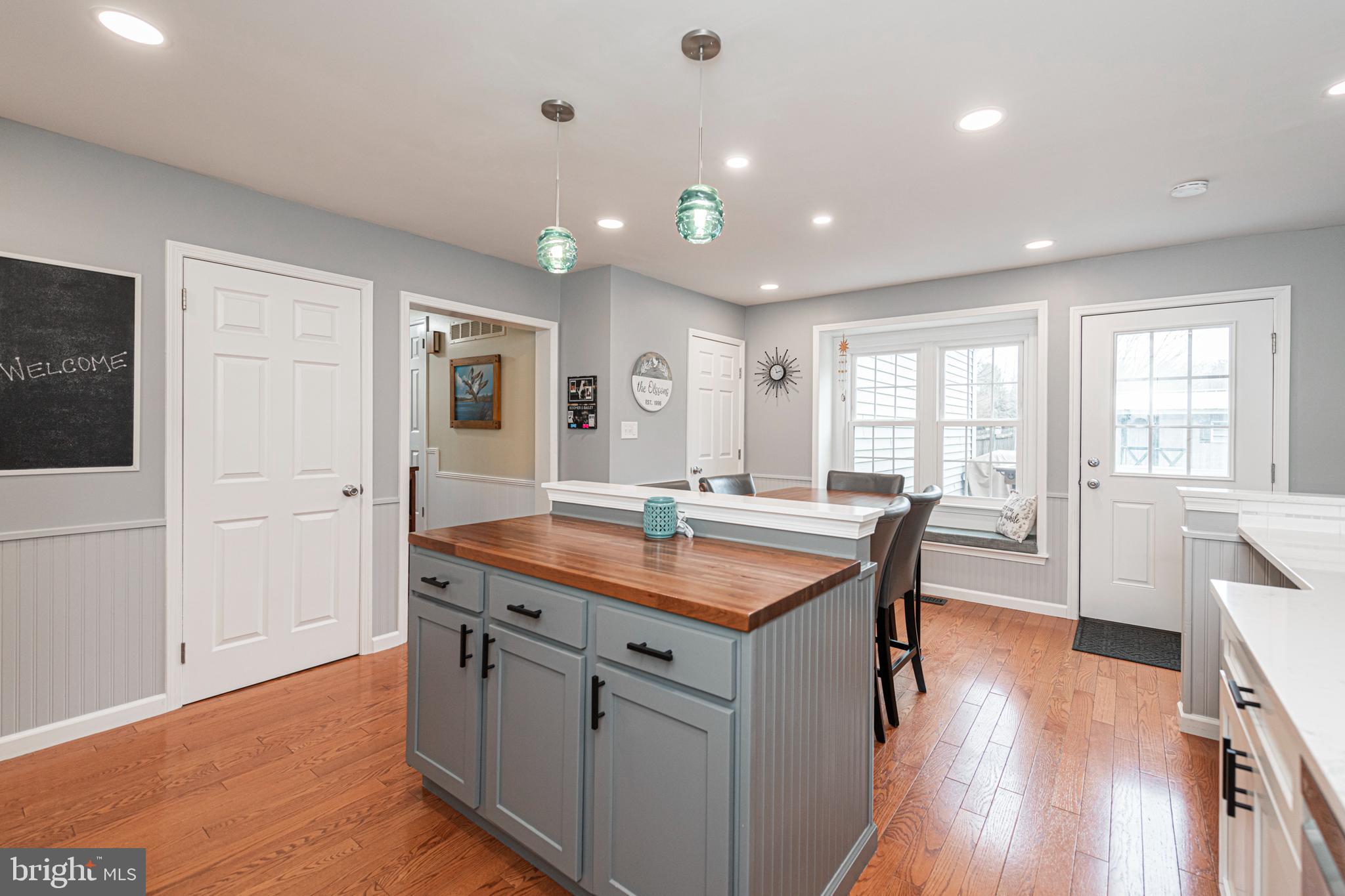 407 SAINT ANNS CIRCLE