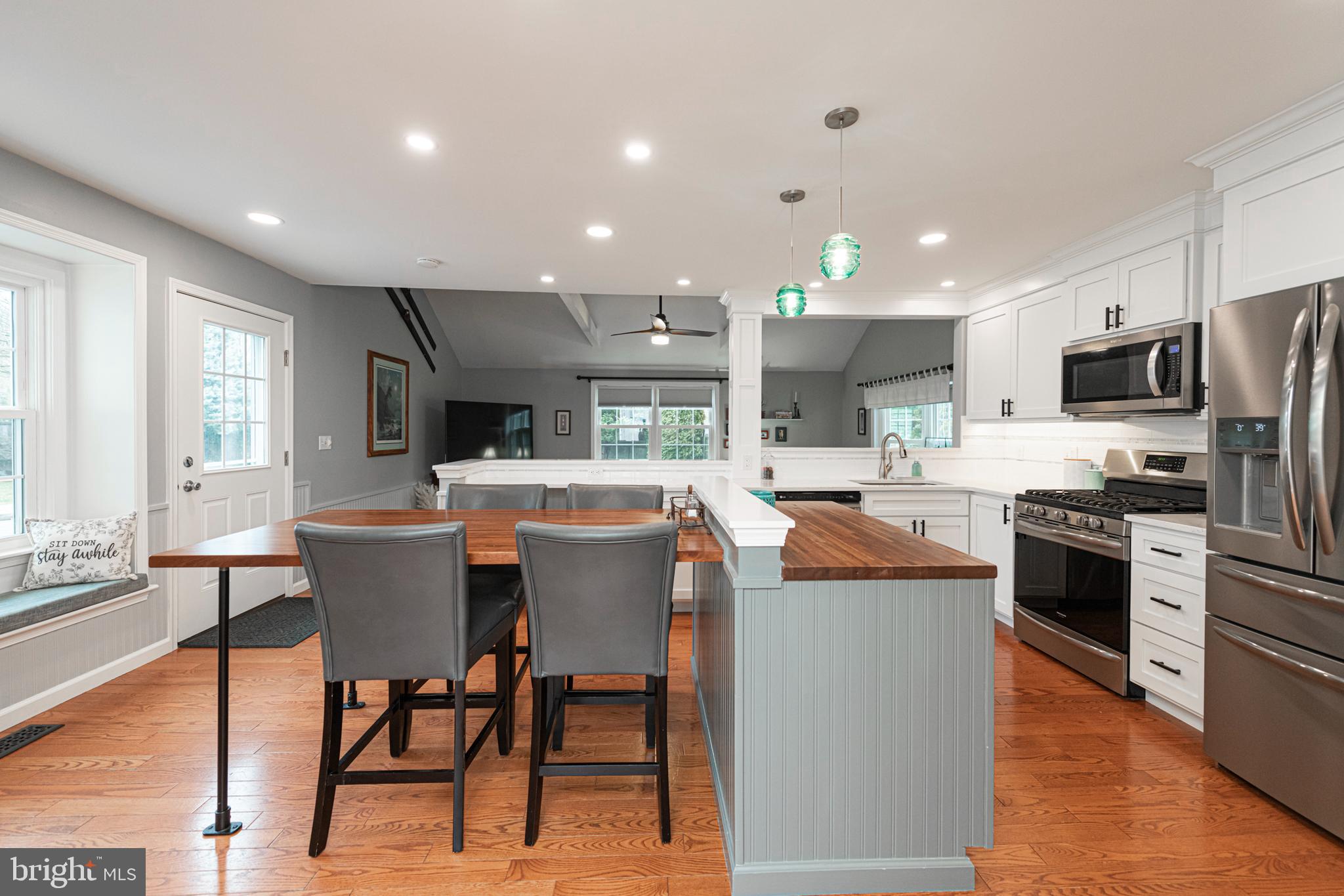 407 SAINT ANNS CIRCLE