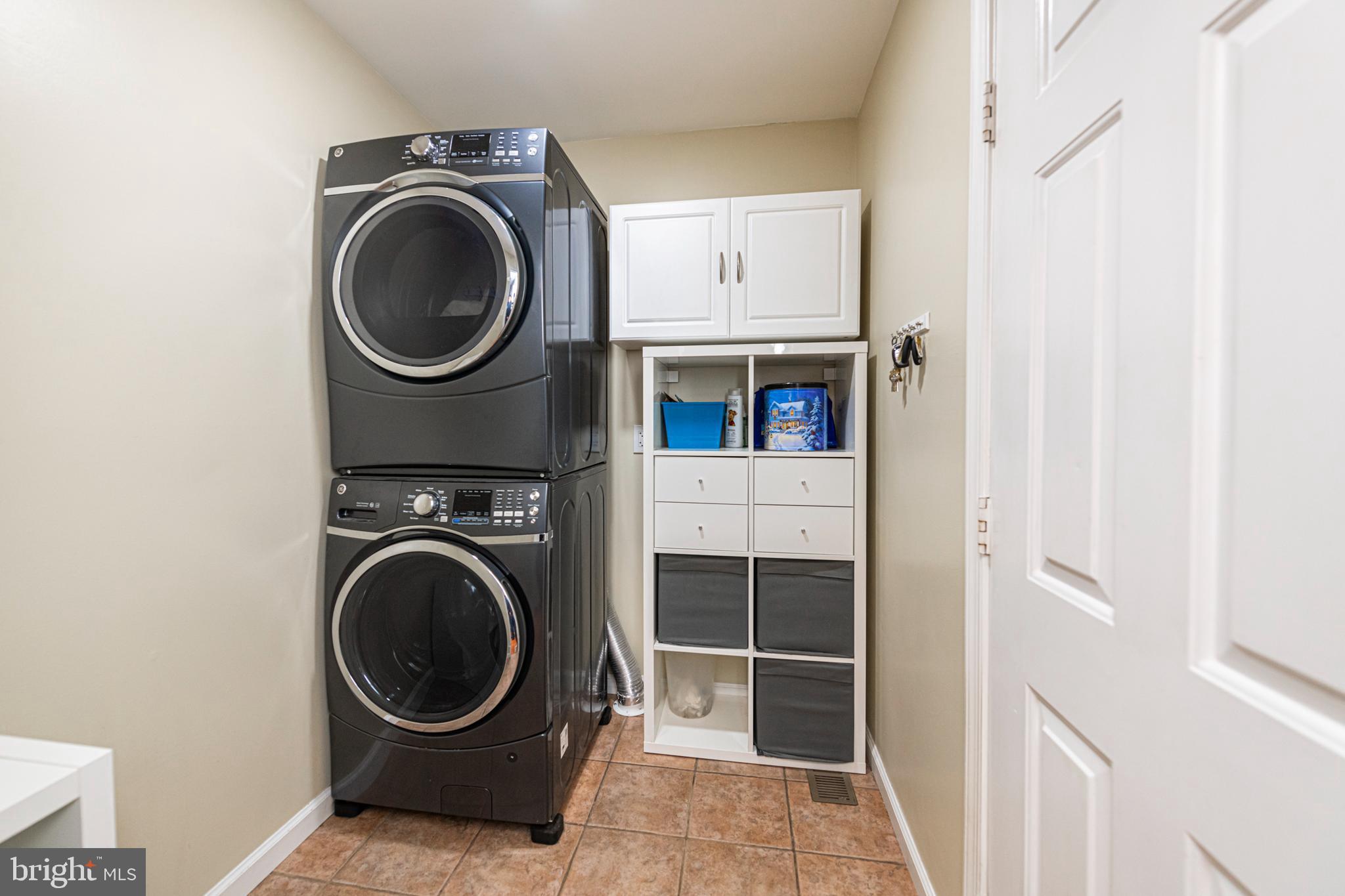 407 SAINT ANNS CIRCLE