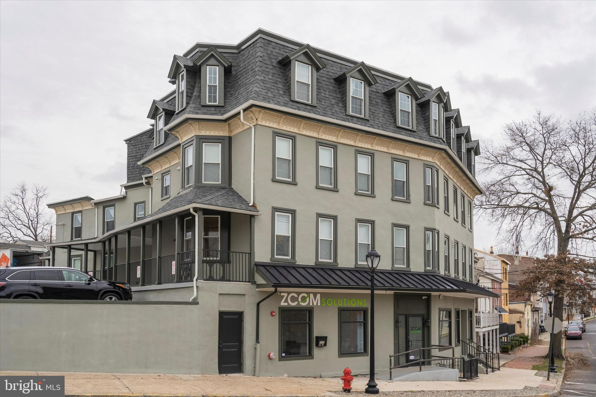 225 W HIGH STREET 1
