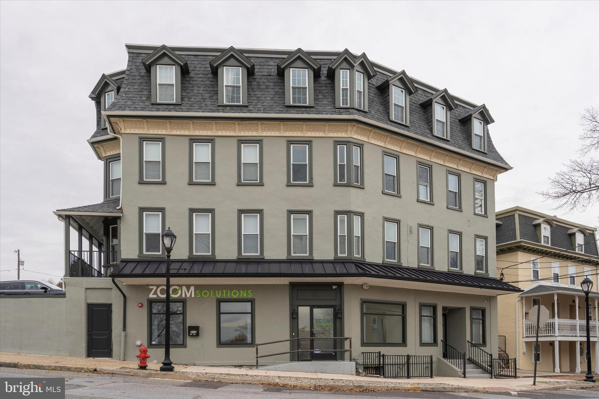 225 W HIGH STREET 1
