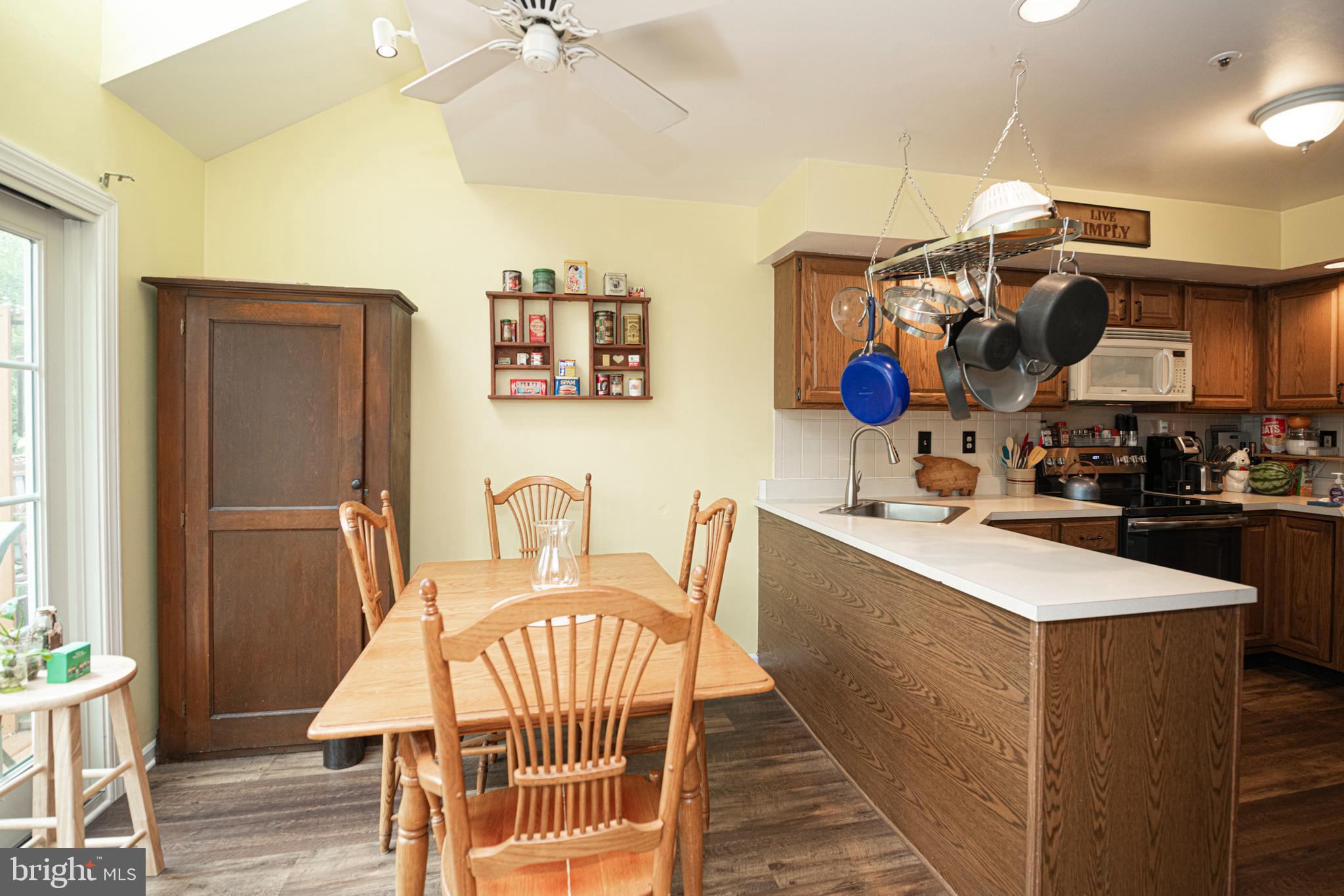 1803 MR PECKS PLACE