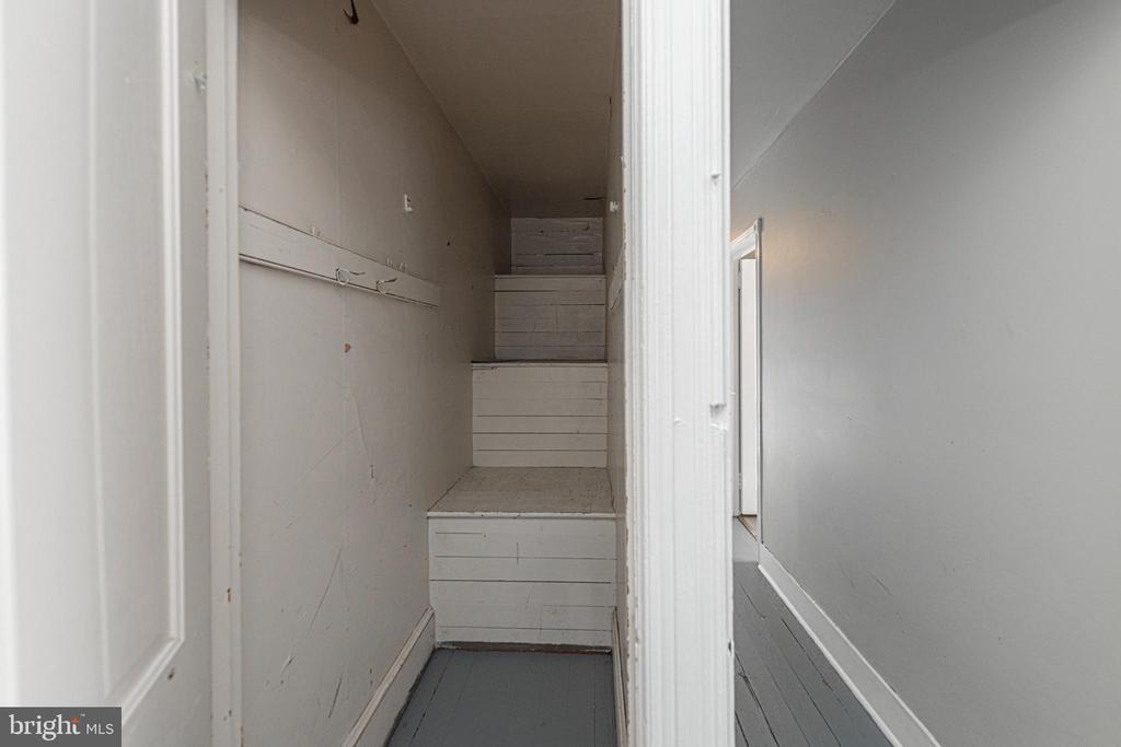 405 FRANKLIN AVENUE