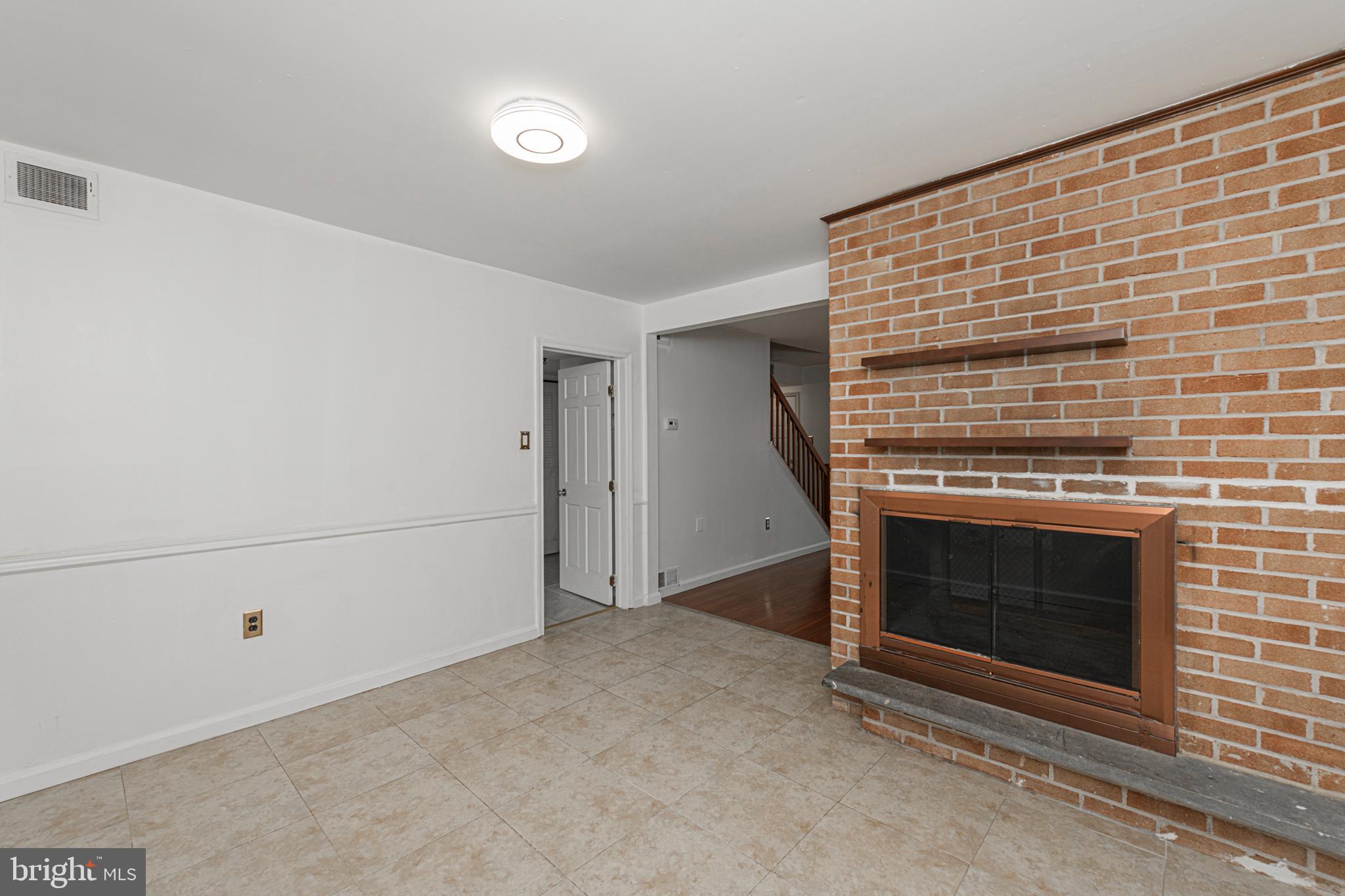 105 ROSKEEN COURT 108