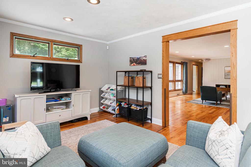 75 RUSSELL ROAD N