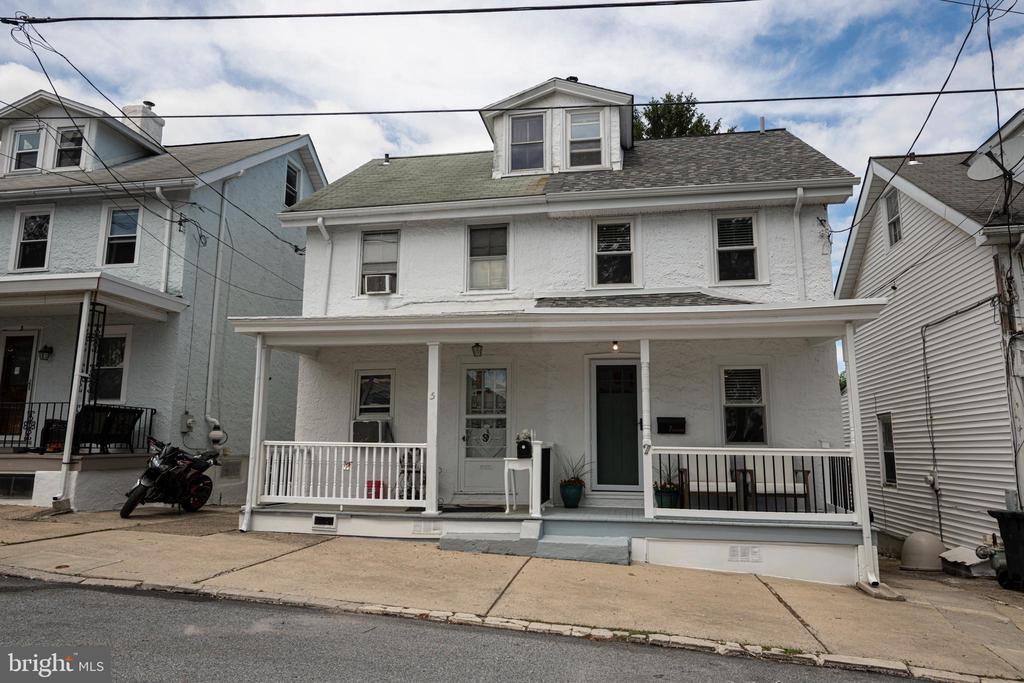 7 HIGH STREET
