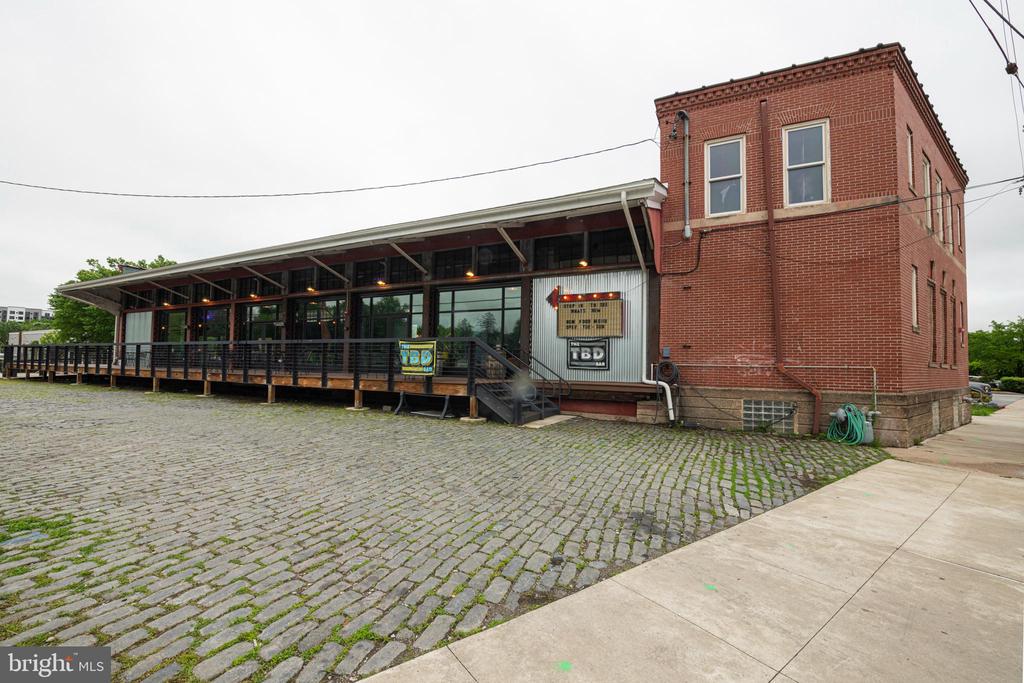 425 BRIDGE STREET