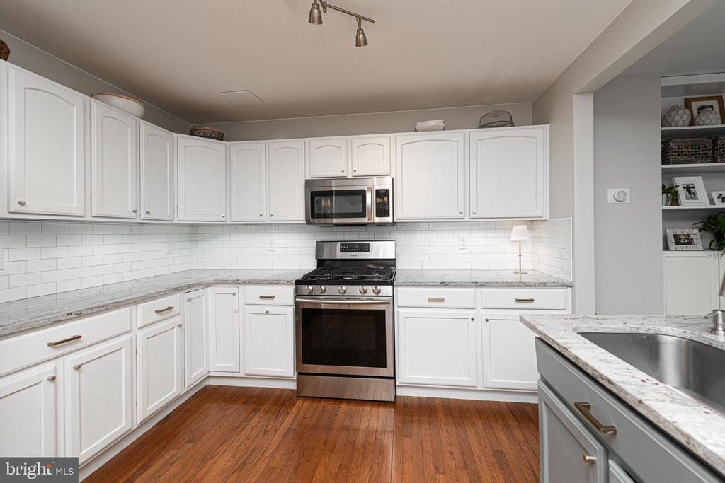 1053 ALMOND DRIVE 3