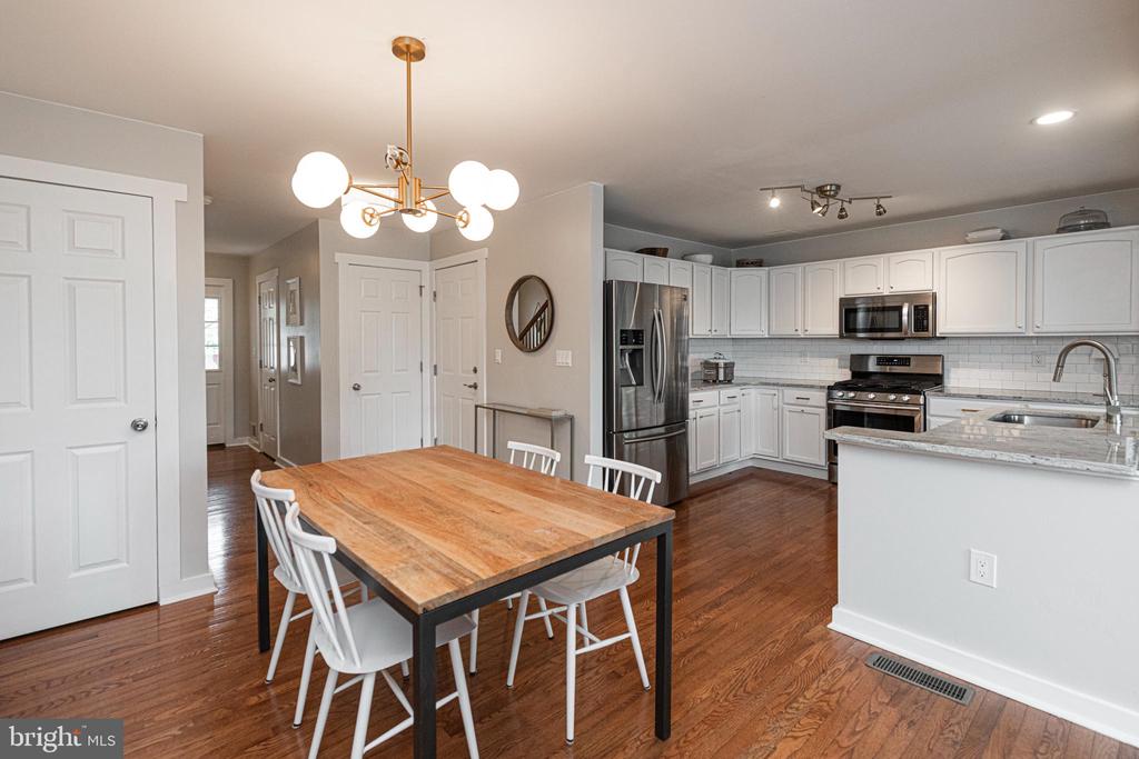 1053 ALMOND DRIVE 3