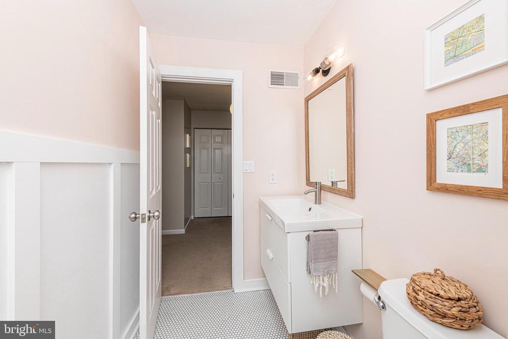 1053 ALMOND DRIVE 3