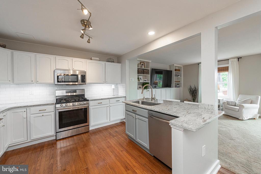 1053 ALMOND DRIVE 3