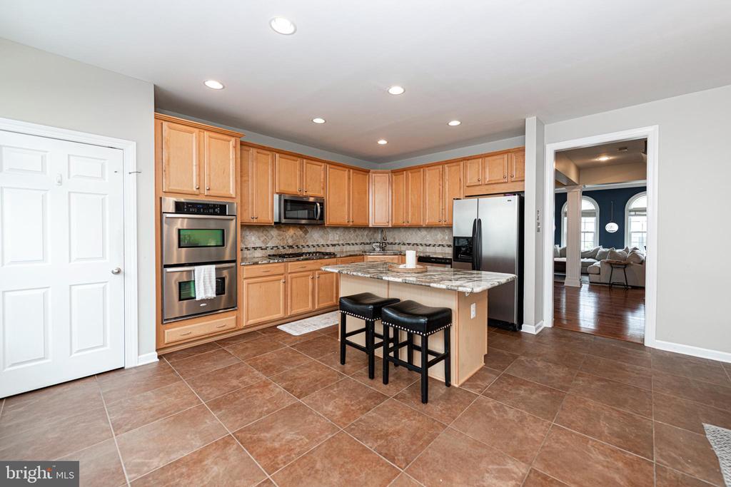 3219 ELLINGTON LANE