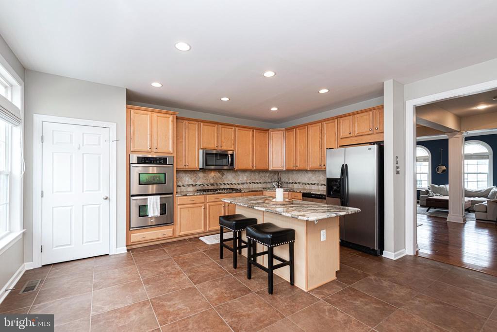 3219 ELLINGTON LANE