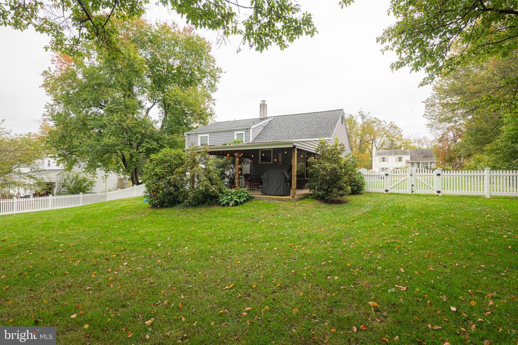 32 ROSSITER AVENUE