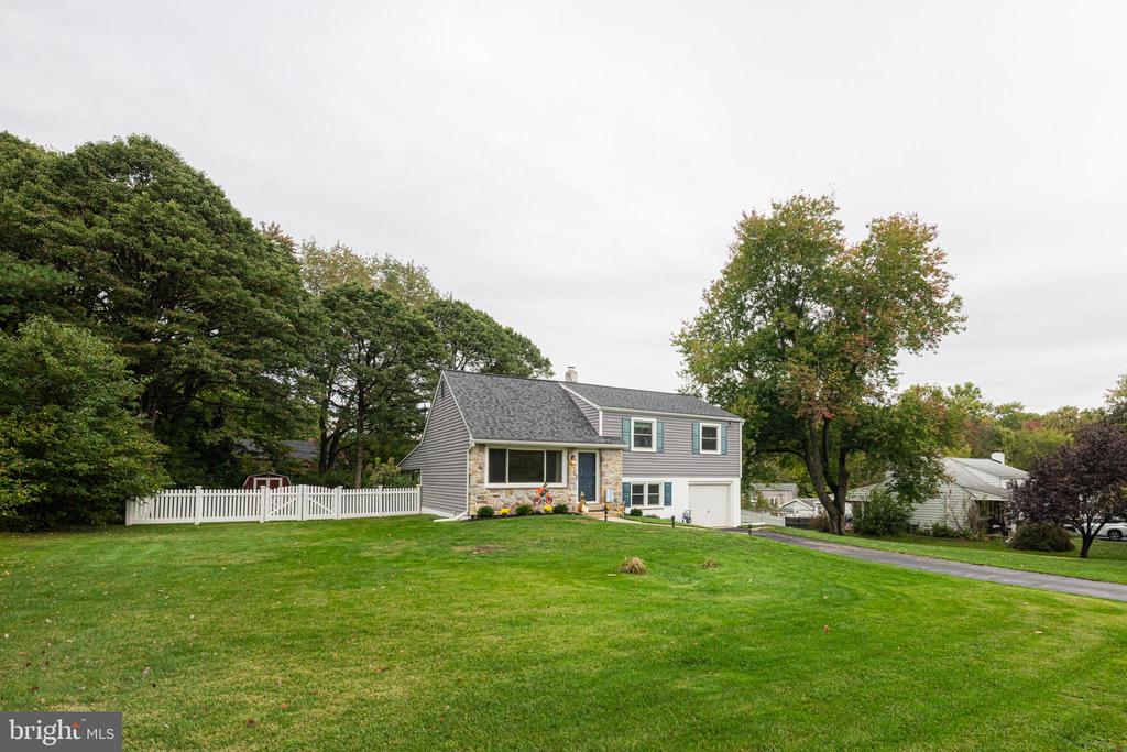 32 ROSSITER AVENUE