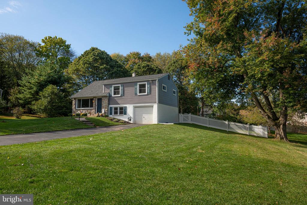 32 ROSSITER AVENUE