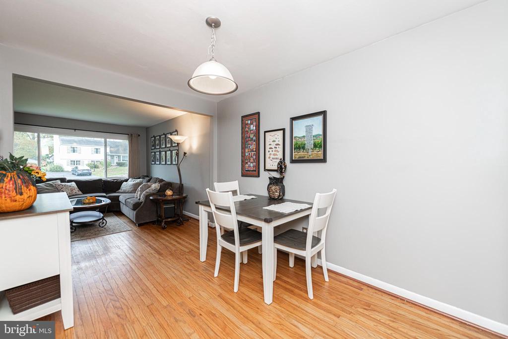 32 ROSSITER AVENUE