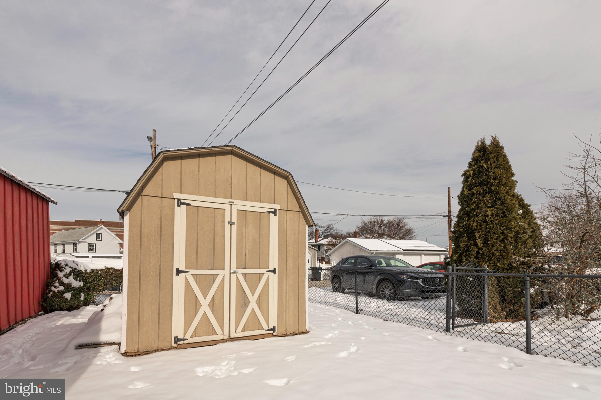 319 4TH AVENUE