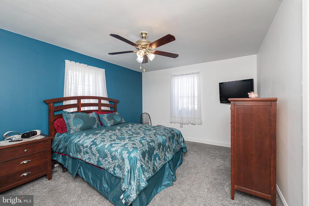 878 VALLEY FORGE ROAD