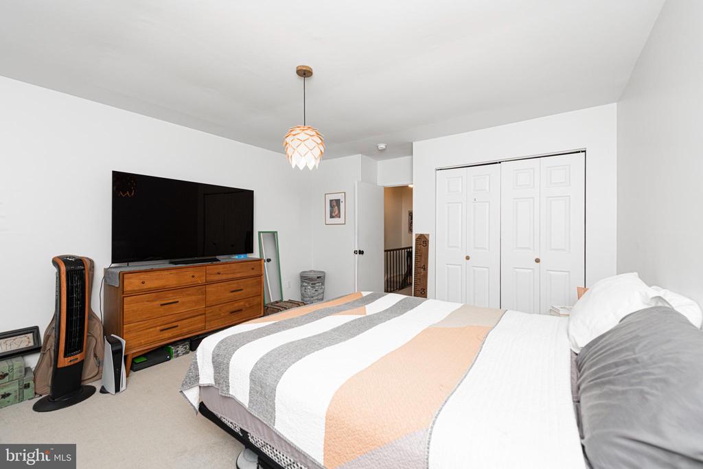 202 VALLEY DRIVE 202