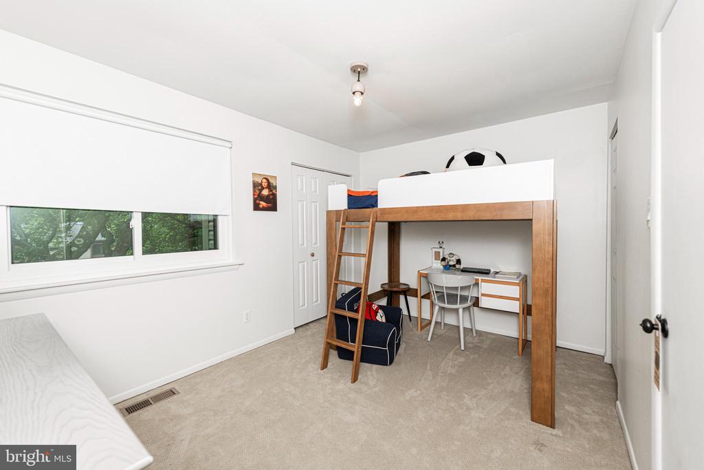 202 VALLEY DRIVE 202
