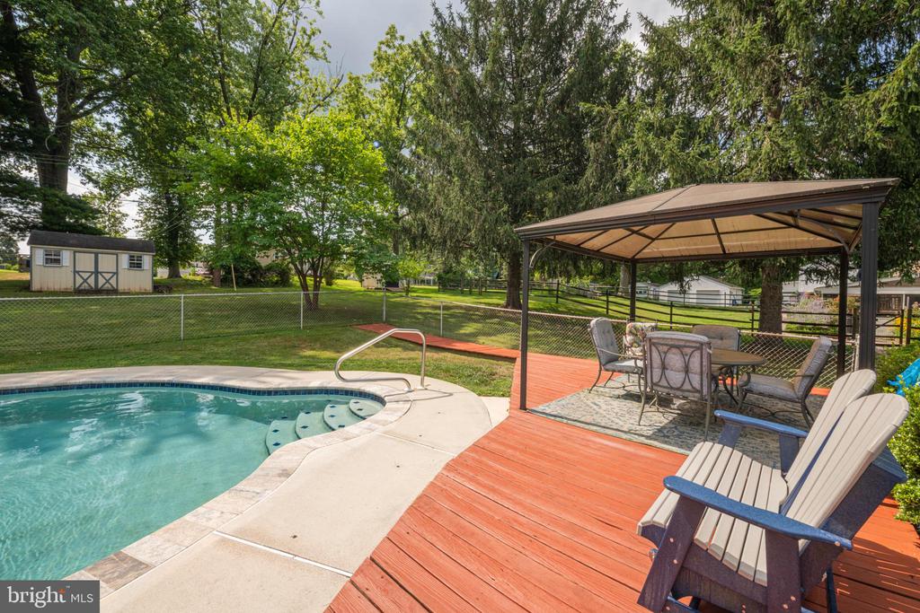 39 ROSSITER AVENUE