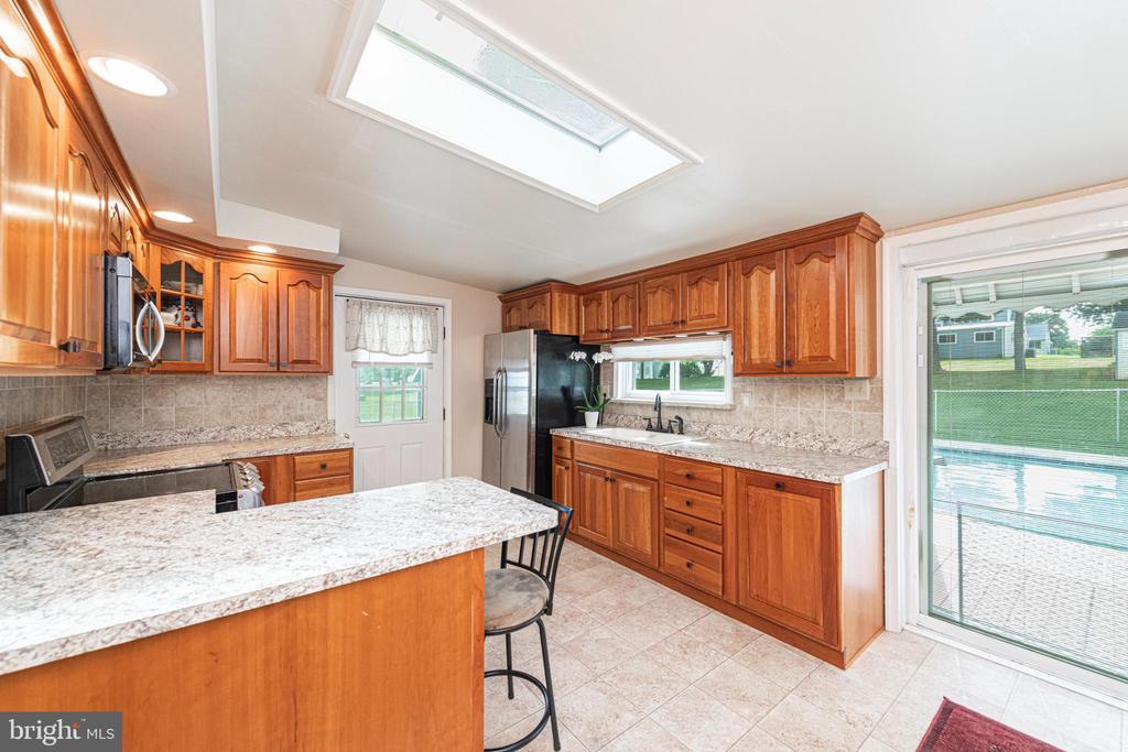 39 ROSSITER AVENUE