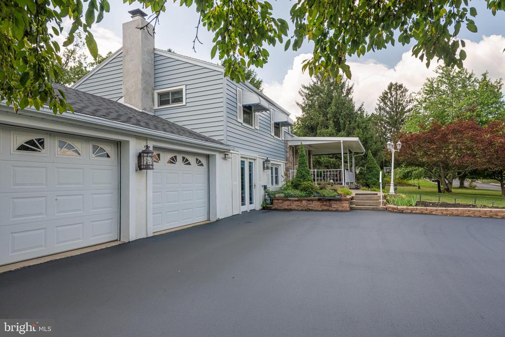 39 ROSSITER AVENUE