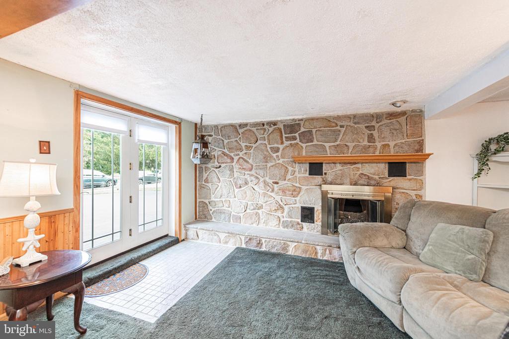 39 ROSSITER AVENUE