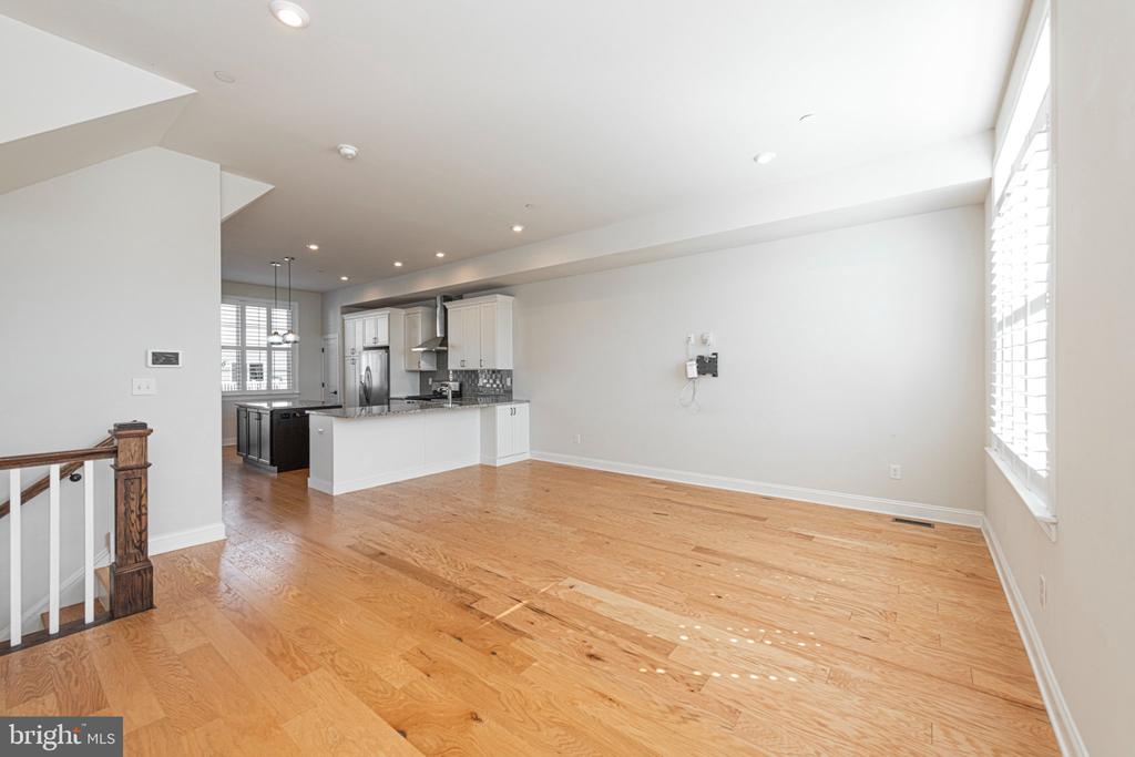 139 SMITHWORKS BOULEVARD Unit: 20