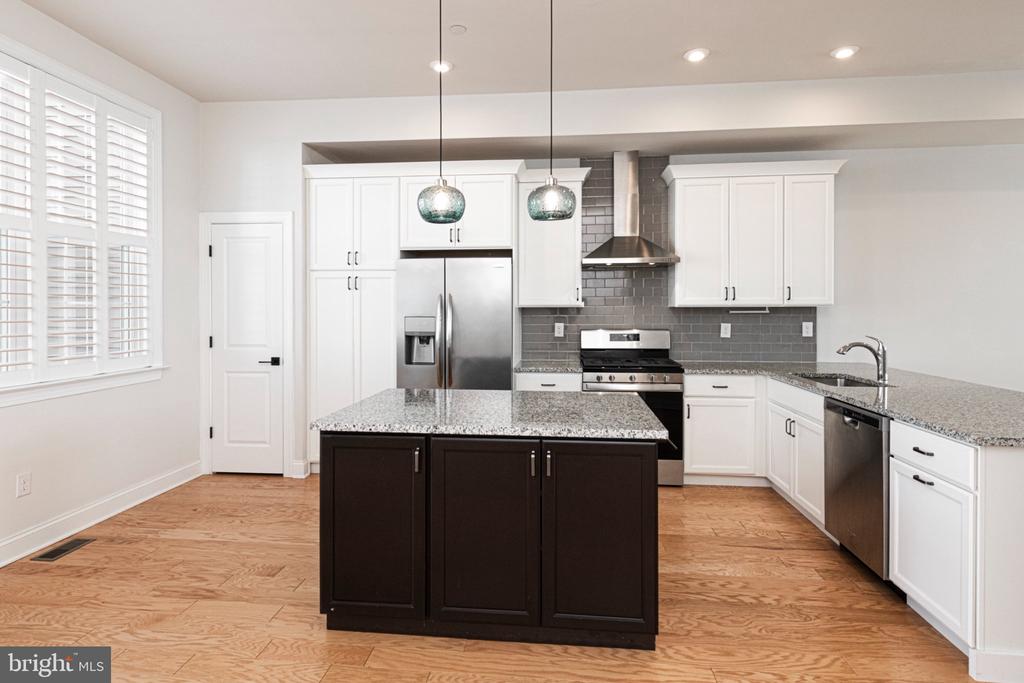 139 SMITHWORKS BOULEVARD Unit: 20