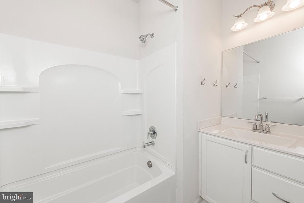 139 SMITHWORKS BOULEVARD Unit: 20