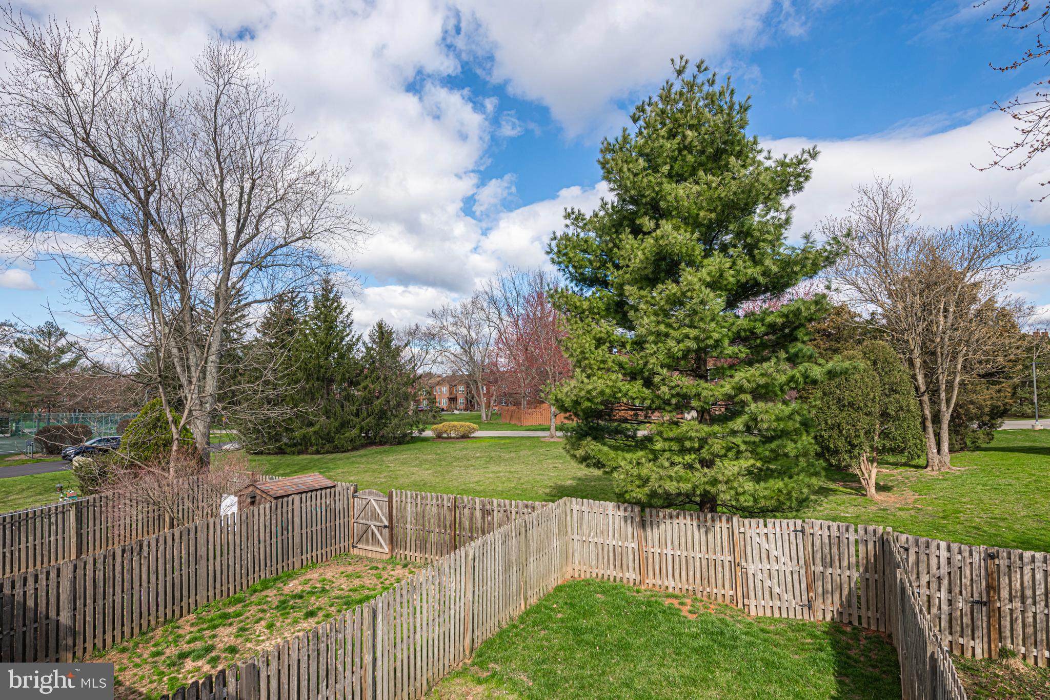 109 SYCAMORE COURT
