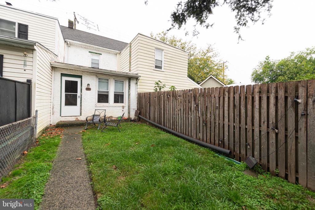 835 CROSS STREET
