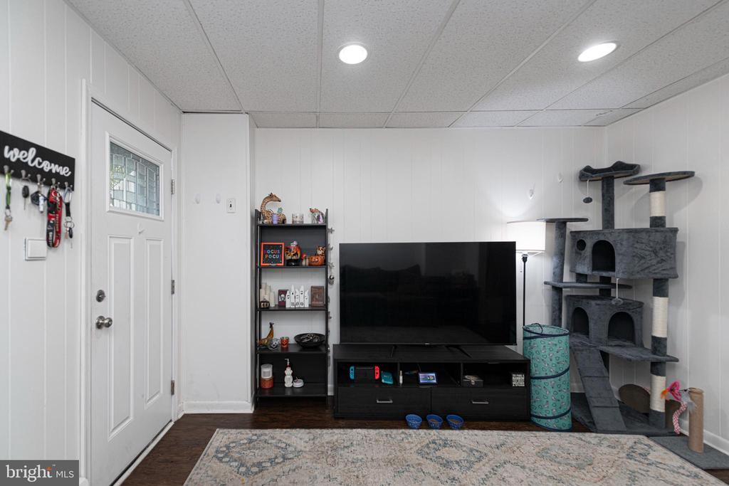 835 CROSS STREET