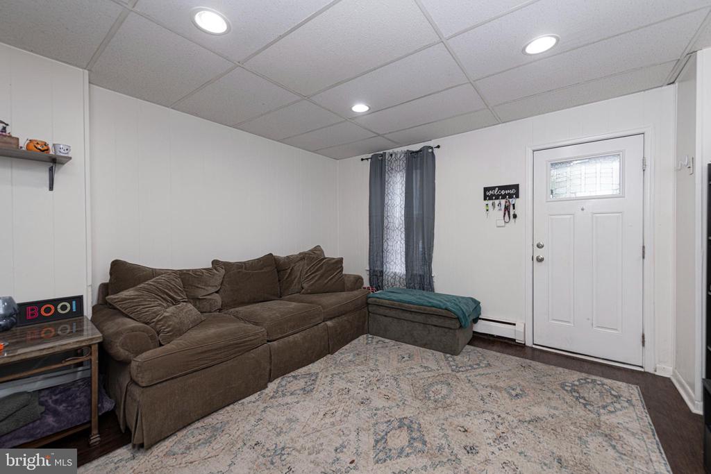 835 CROSS STREET