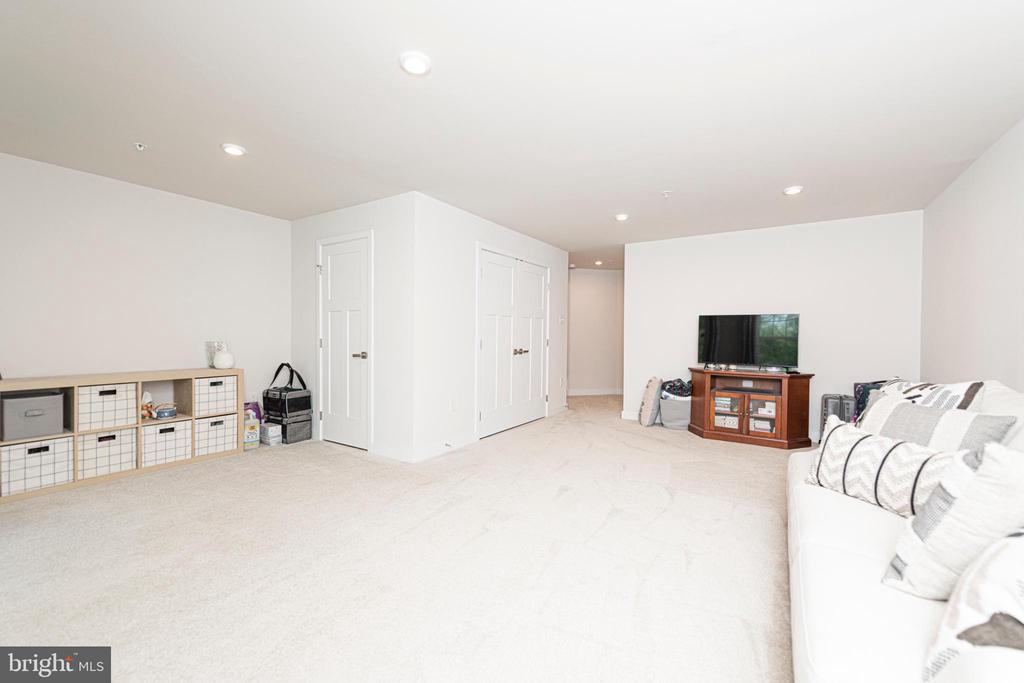 50 HUNTERS DRIVE